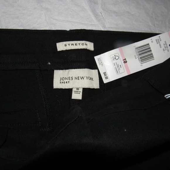 NWT FARAH Khakis Pleated Wrinkle Free Shorts  W36 - Picture 3 of 6